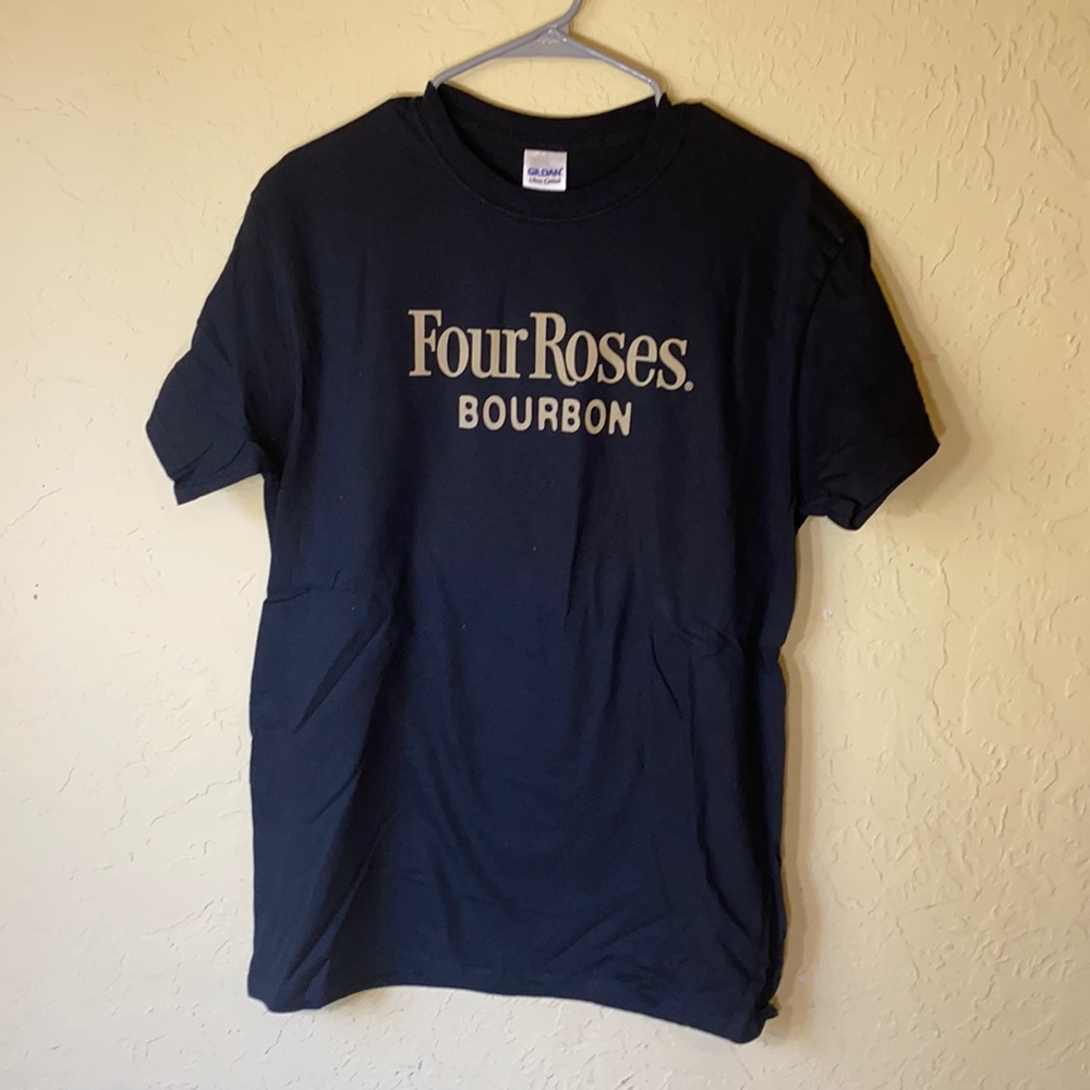 FOUR ROSES BOURBON Medium black t-shirt.  NWOT